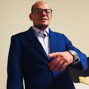 Meet your Posher, Carlos